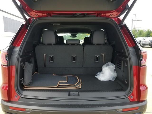 2025 GMC Acadia AWD AT4