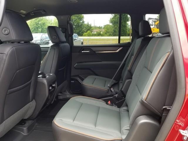 2025 GMC Acadia AWD AT4