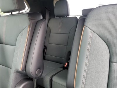 2025 GMC Acadia AWD AT4