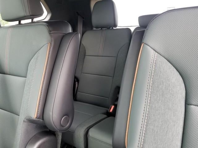 2025 GMC Acadia AWD AT4