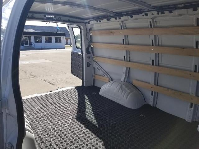 2025 GMC Savana Cargo Base