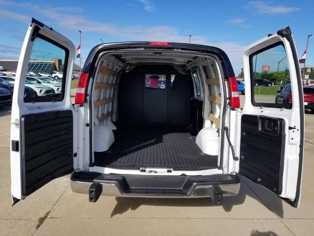 2025 GMC Savana Cargo Base