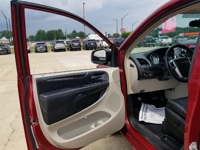 2015 Chrysler Town & Country Touring