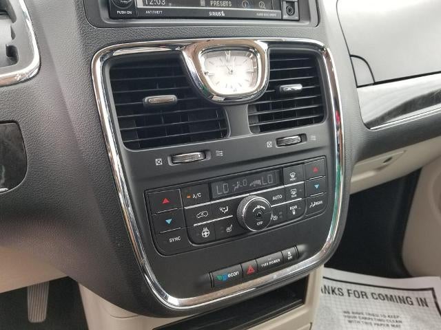 2015 Chrysler Town & Country Touring
