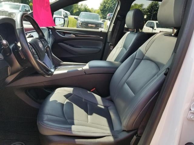 2022 Buick Enclave Essence