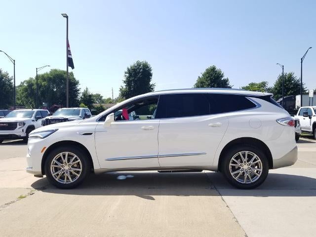 2022 Buick Enclave Essence