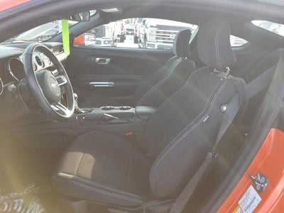 2016 Ford Mustang 2dr Fastback V6