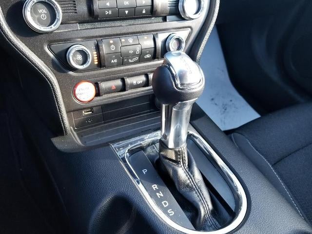 2016 Ford Mustang 2dr Fastback V6