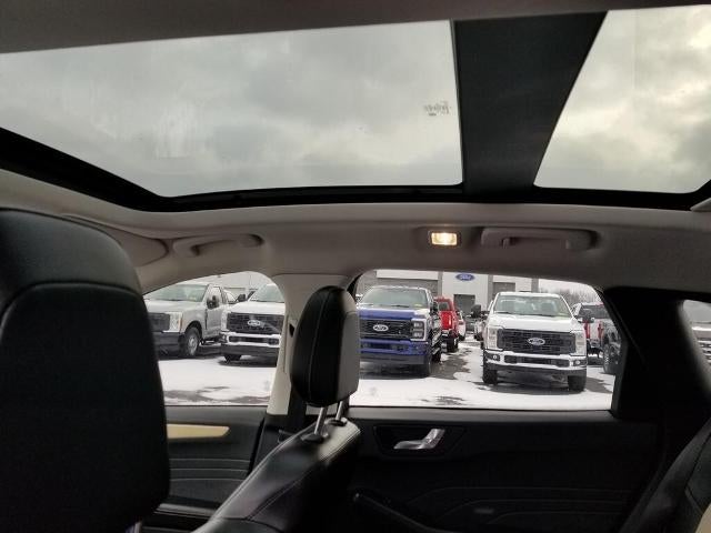 2022 Ford Escape Titanium AWD