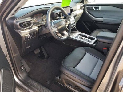 2023 Ford Explorer XLT 4WD