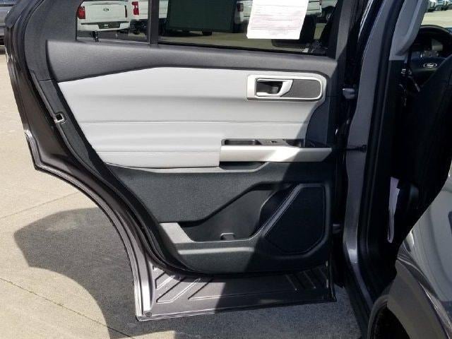 2023 Ford Explorer XLT 4WD