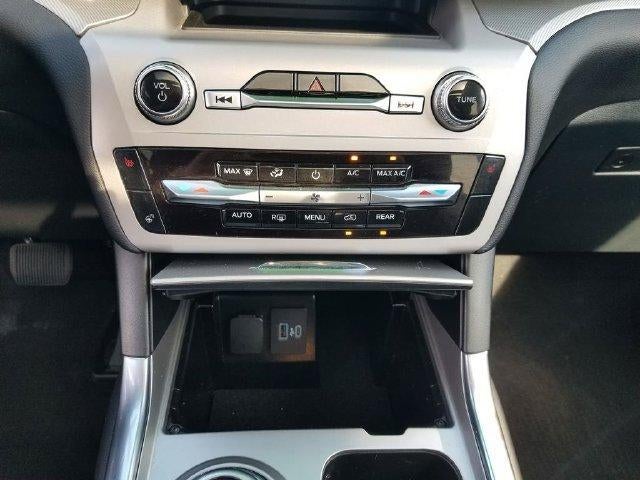 2023 Ford Explorer XLT 4WD