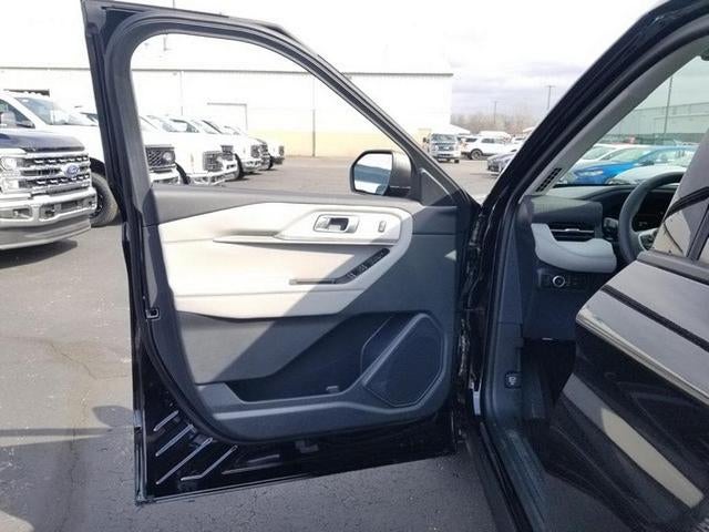 2025 Ford Explorer Active 4WD