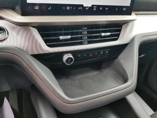 2025 Ford Explorer Active 4WD
