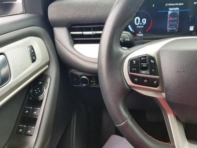 2025 Ford Explorer Active 4WD