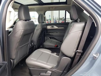 2025 Ford Explorer Active 4WD