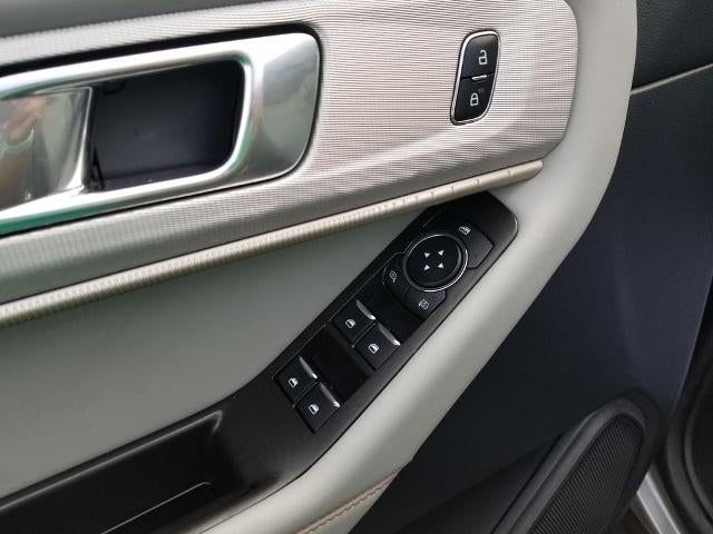 2025 Ford Explorer Active 4WD