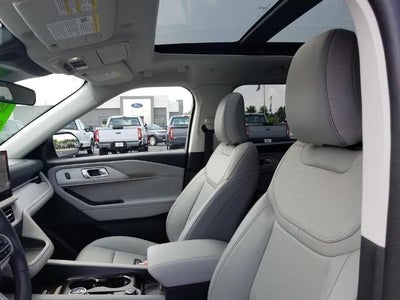 2025 Ford Explorer Active 4WD