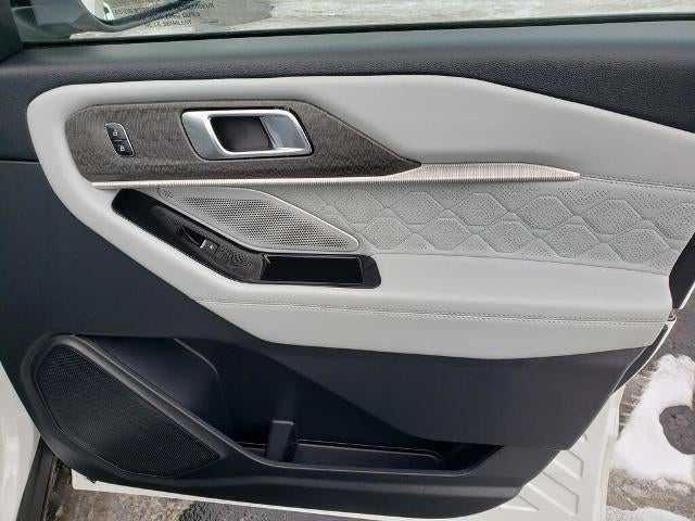 2025 Ford Explorer Platinum 4WD