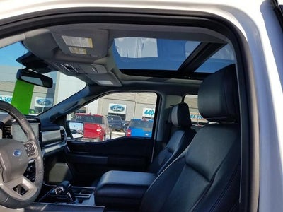 2022 Ford F-150 LARIAT 4WD SuperCrew 5.5' Box