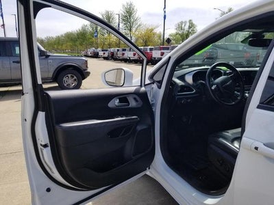 2021 Chrysler Pacifica Hybrid Touring L FWD